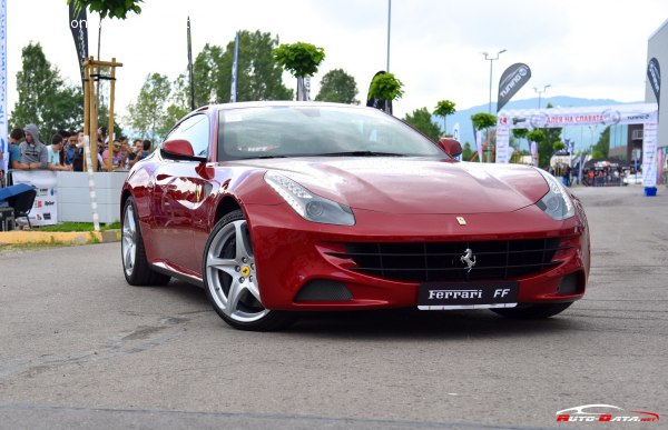 2012 Ferrari FF - Fotoğraf 1