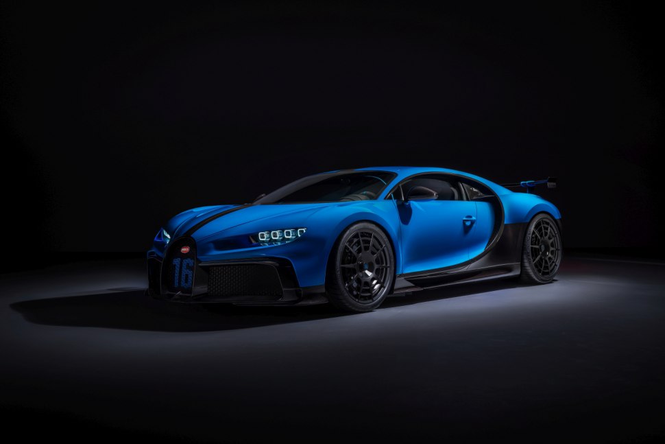 Новият Bugatti Chiron Pur Sport супермобил