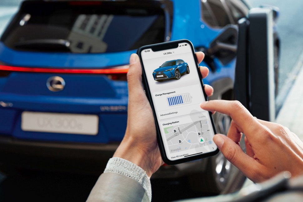 Lexus UX EV - mobile checking of battery level