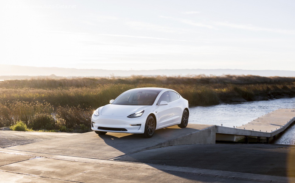 2017 Tesla Model 3 - Снимка 1