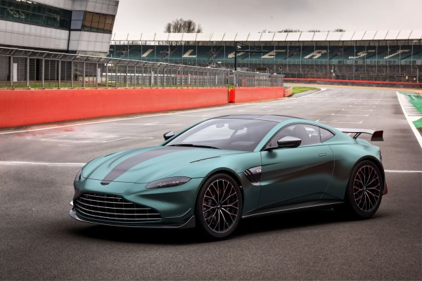 2019 Aston Martin V8 Vantage (2018) - Bild 1