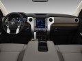 Toyota Tundra II Double Cab Standard Bed (facelift 2017) - Fotografia 2