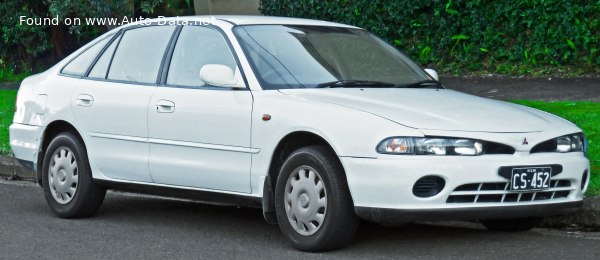 1993 Mitsubishi Galant VII Hatchback - Kuva 1