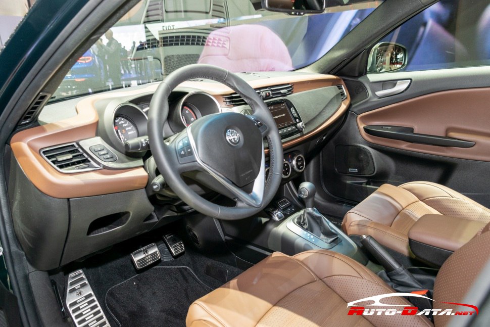 Alfa Romeo Giulietta 2019 interior