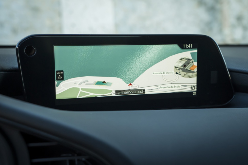 Mazda3 IV 2019 central display