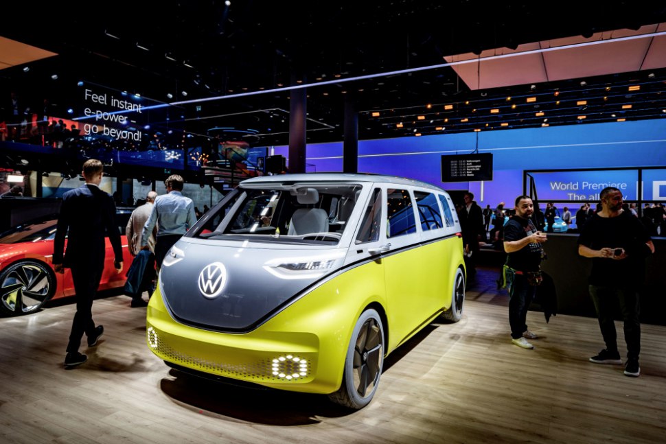 VW I.D. BUZZ Concept снимка от изложение