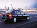 1998 Holden Astra Hatchback - Tekniska data, Bränsleförbrukning, Mått