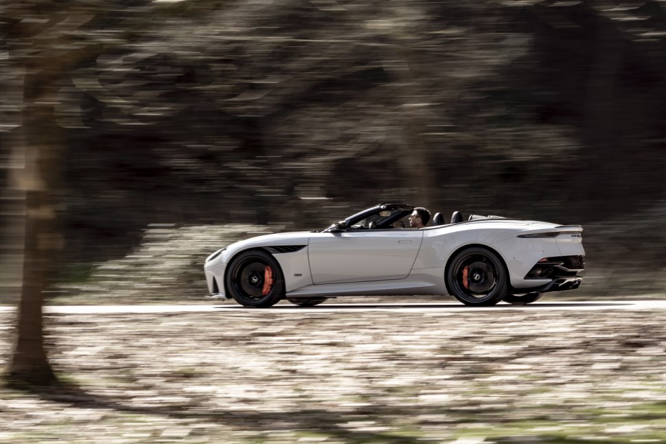 Нов Aston Martin DBS Superleggera Volante кабриолет 2019