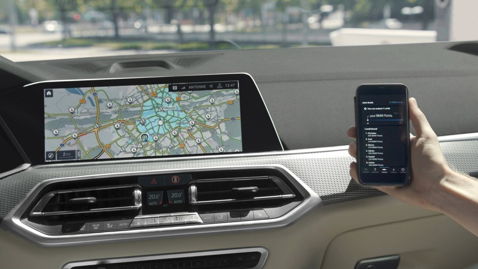 Уникалната услуга на BMW eDrive Zones е достъпна за повече водачи на plug-in хибриди на марката