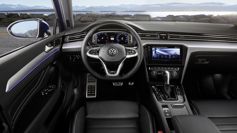 2019 Volkswagen Passat interior features