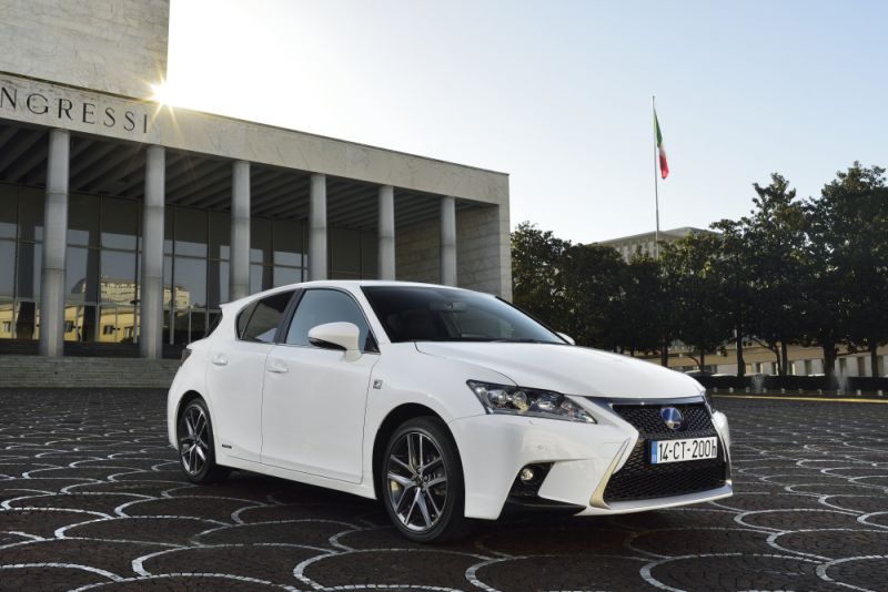 2014 Lexus CT I (facelift 2014) - Снимка 1