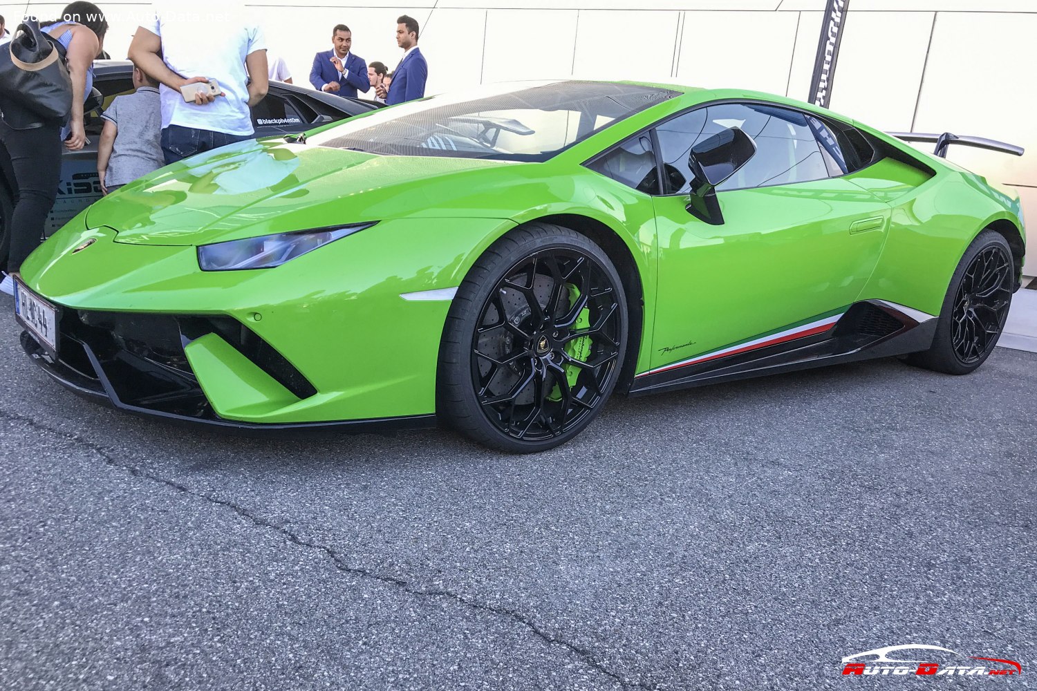 2017 Lamborghini Huracan Performante  V10 (640 Hp) 4WD Automatic |  Technical specs, data, fuel consumption, Dimensions