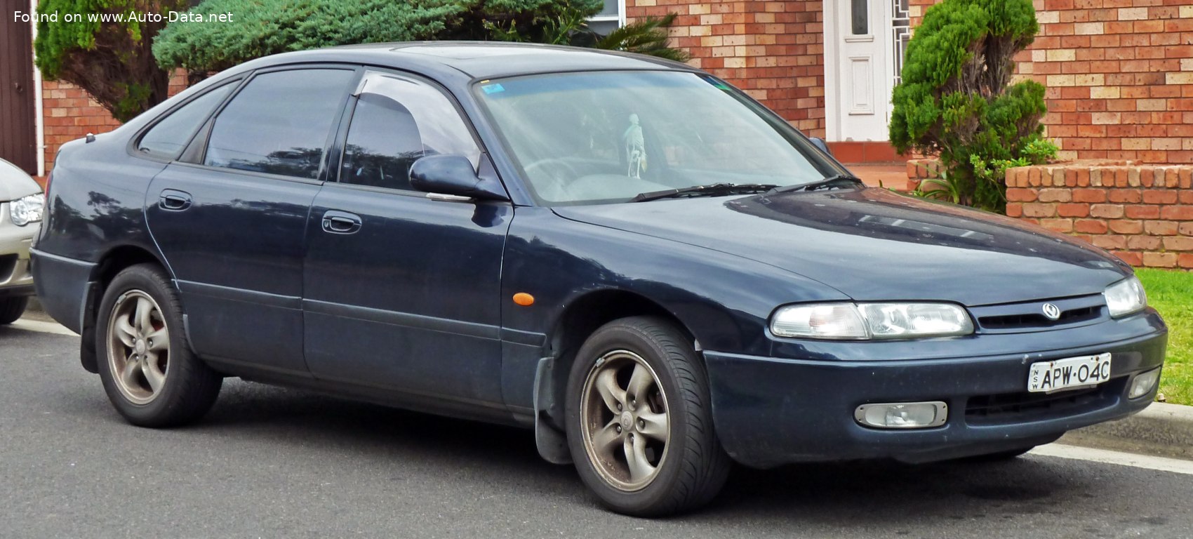 1992 Mazda 626 IV Hatchback (GE) 2.0 i 4WD (116 кс