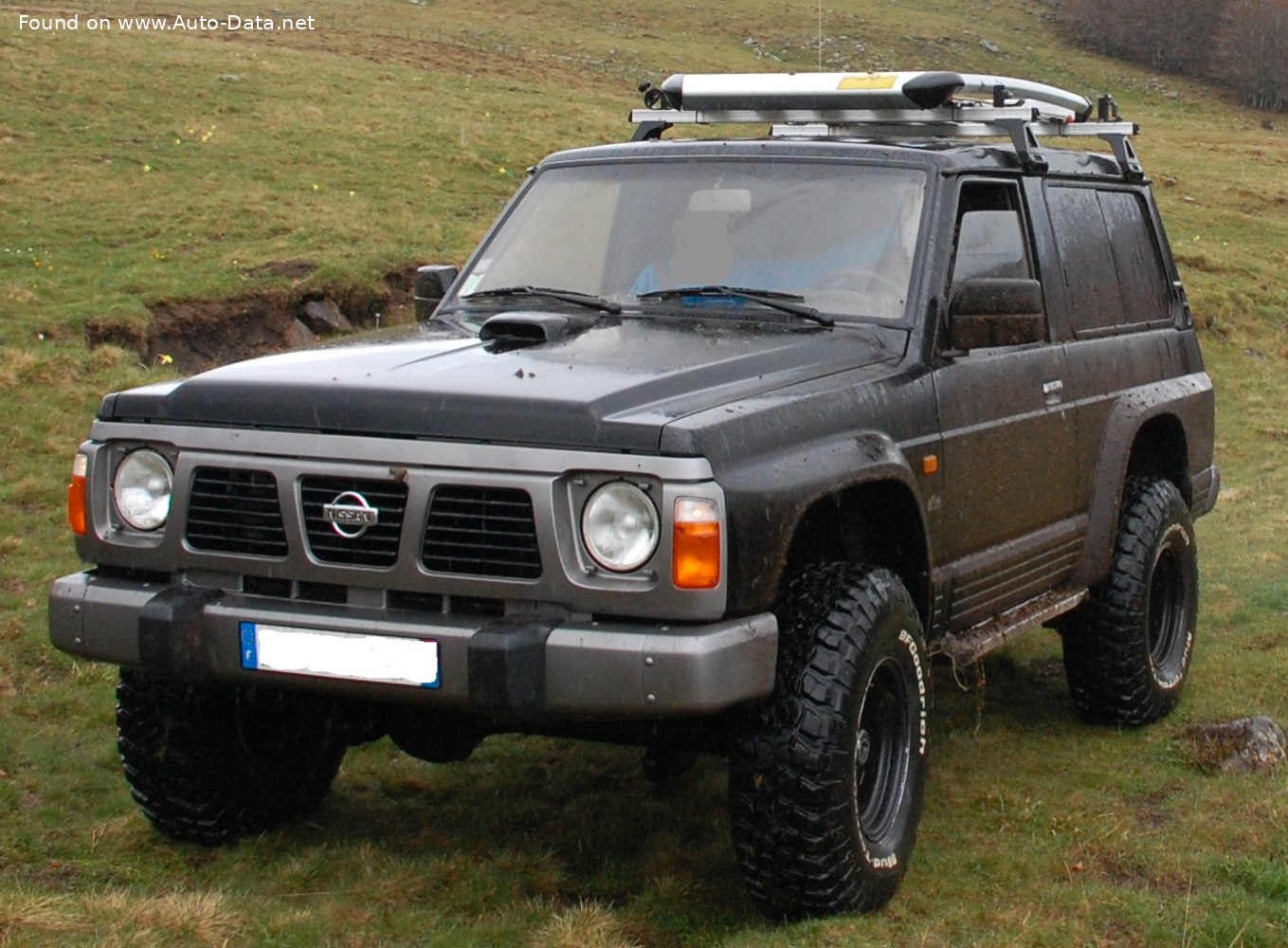 Nissan patrol Y60 - Voitures