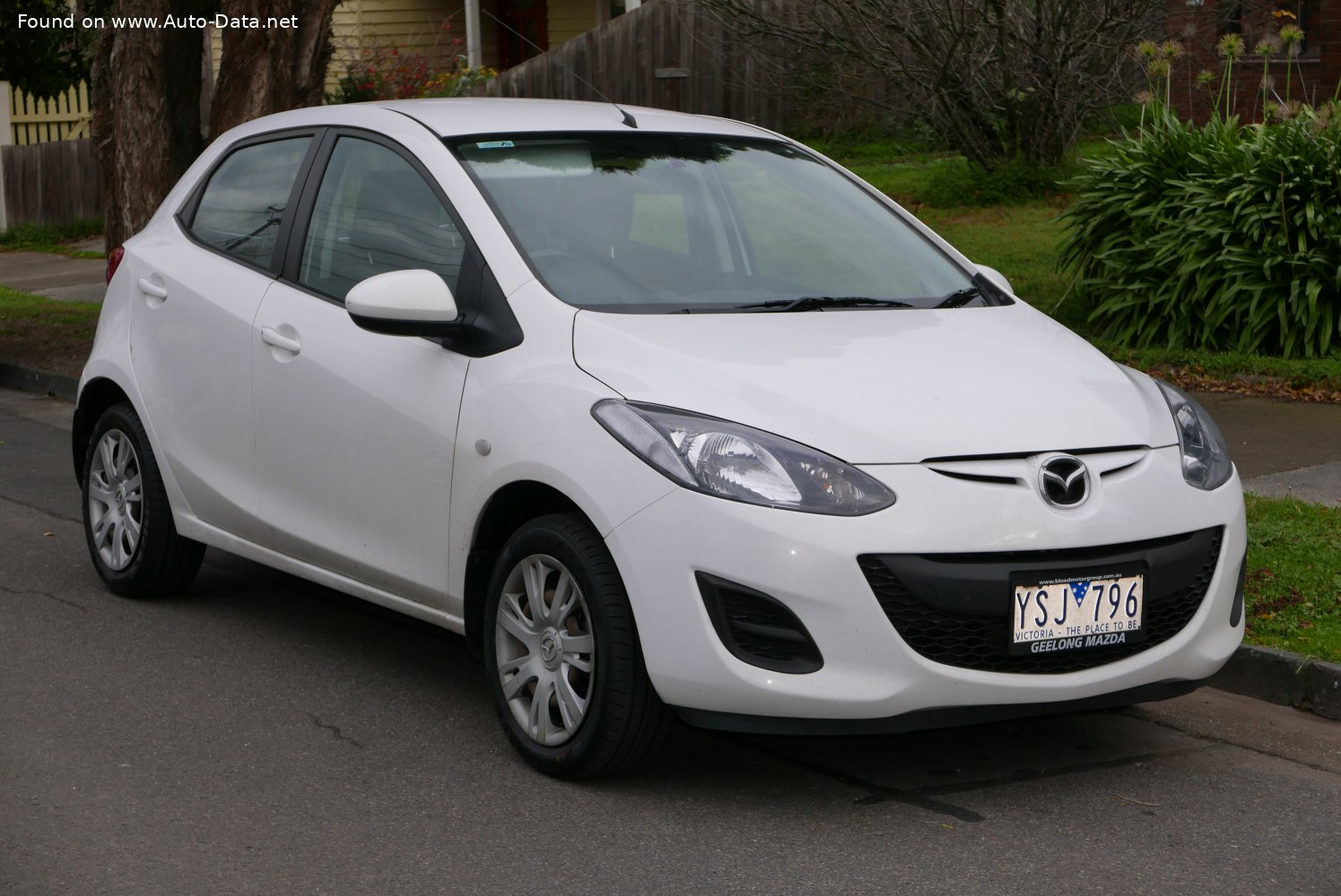 2010 Mazda 2 II (DE, facelift 2010) Ficha técnica