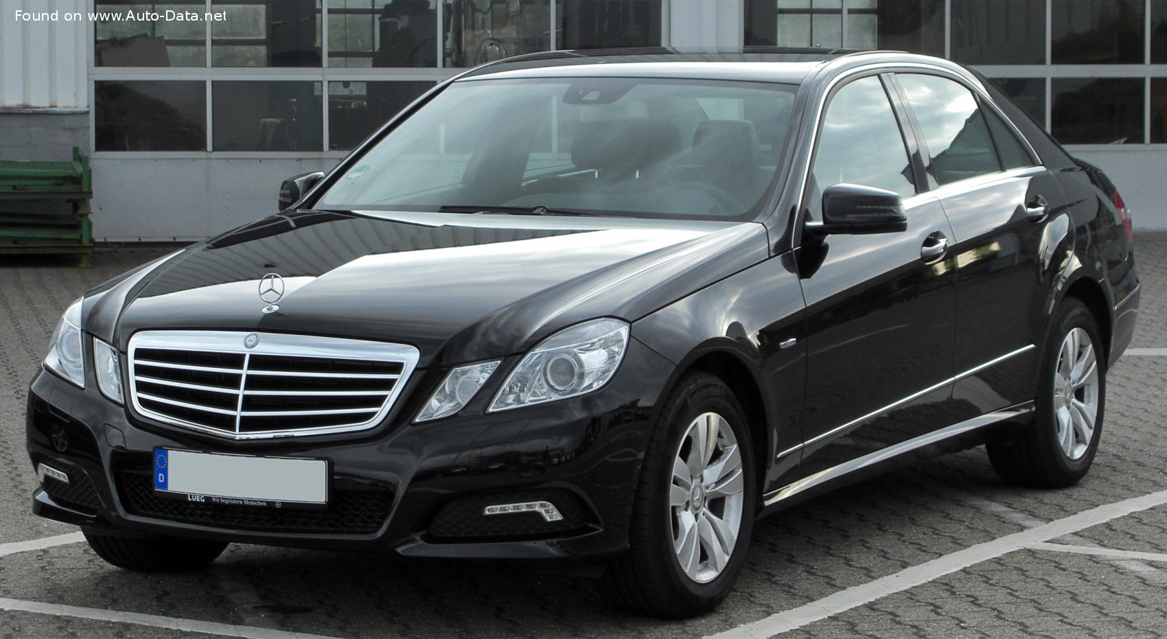 Mercedes Benz E class W212 E 300 V6 231 Hp 7G TRONIC Technical 