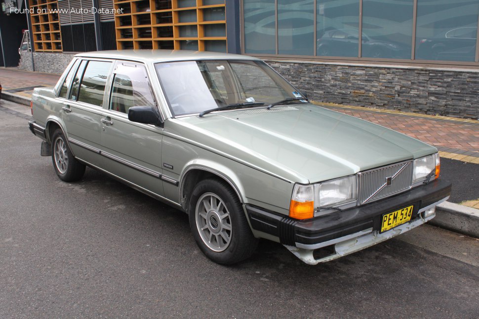 1983 Volvo 760 (704,764) - Снимка 1