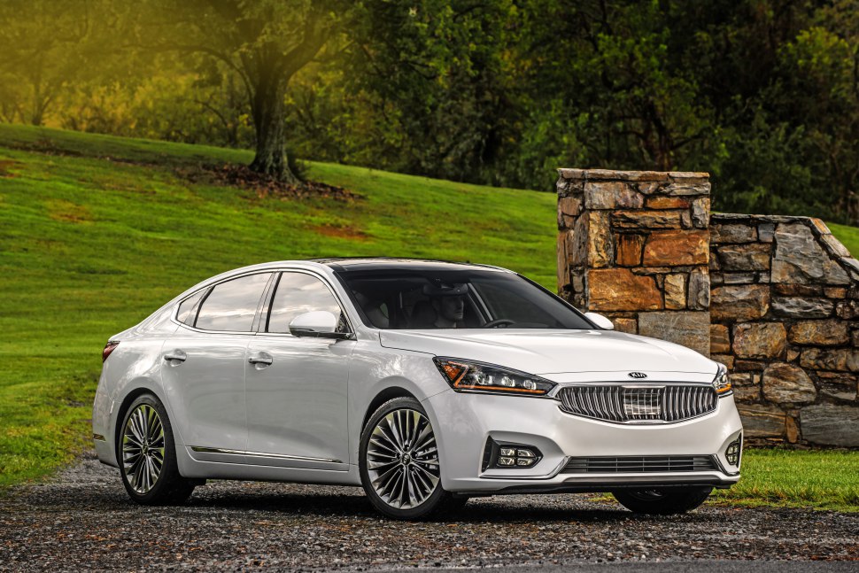 2017 Kia Cadenza II - Kuva 1