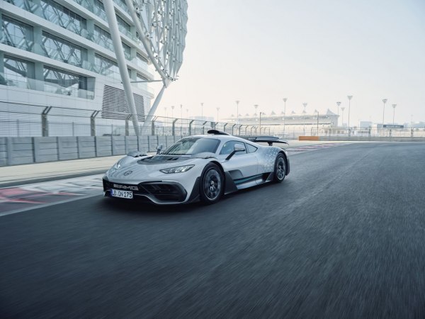 2023 Mercedes-Benz AMG ONE - Fotografie 1