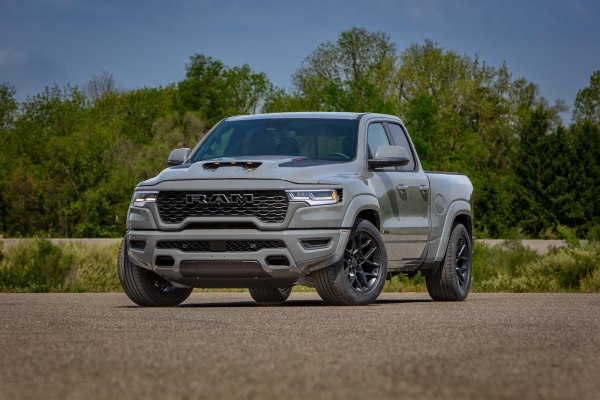 2027 RAM 1500 Quad Cab Short (DT, facelift 2026) - Fotografia 1