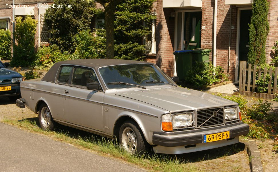 1975 Volvo 260 Coupe (P262) - Фото 1