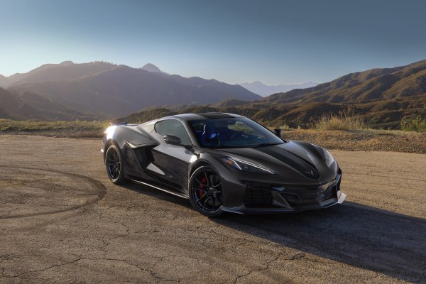 2020 Chevrolet Corvette Coupe (C8) - Фото 1