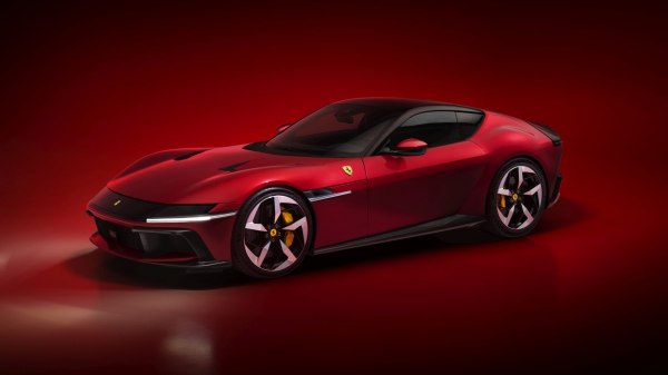2024 Ferrari 12Cilindri - Fotografie 1