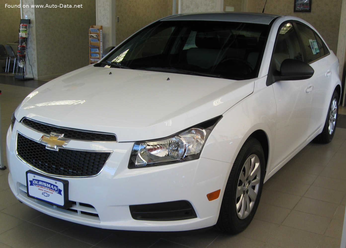 2009 Chevrolet Cruze Sedan 1.8 (141 Hp) | Technical Specs, Data, Fuel Consumption, Dimensions