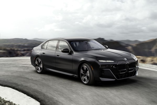 2023 BMW Seria 7 (G70) - Fotografia 1