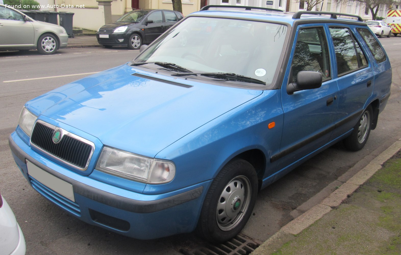 Fiche technique Skoda Felicia 1.9 D MORZINE 1997