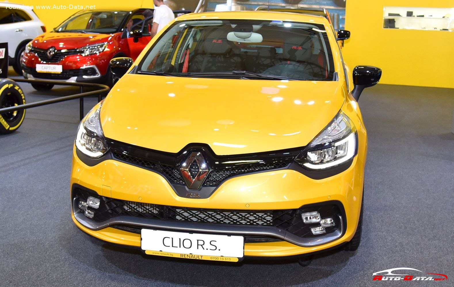 RENAULT Clio 4 RS Trophy 220ch - Fiche technique et performances