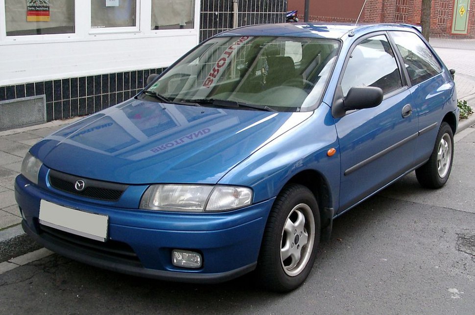 1994 Mazda Protege Hatchback - Фото 1