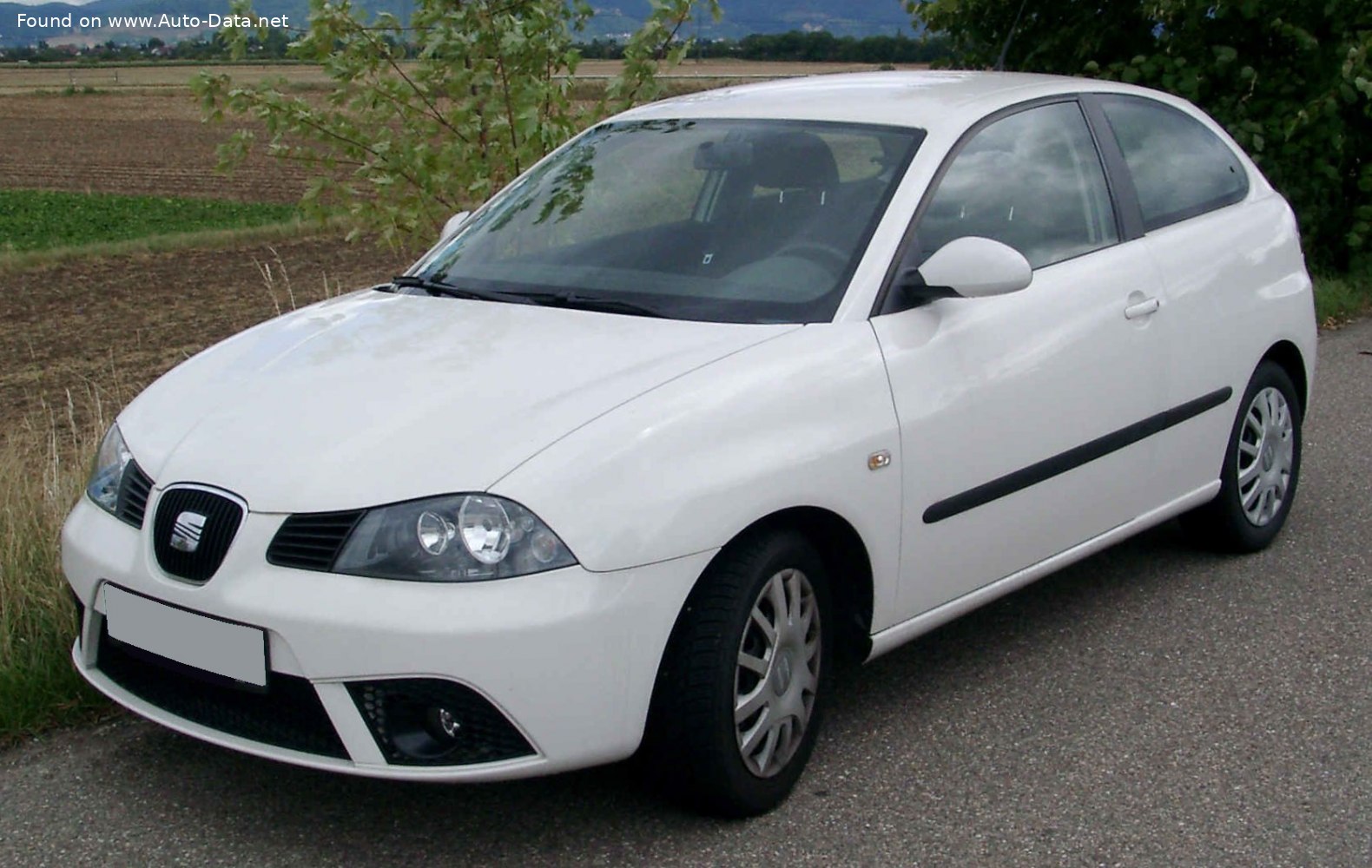 Seat Ibiza 6L 1.4 16v 100 specs, dimensions