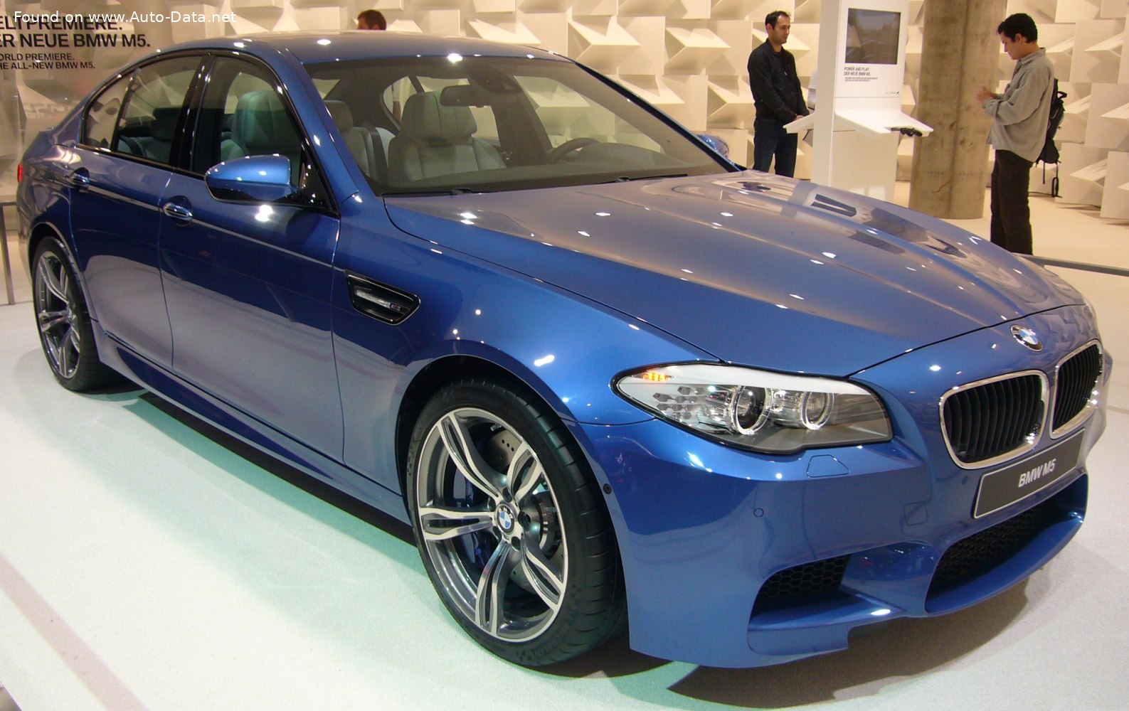 recept verlegen Ik was verrast 2011 BMW M5 (F10M) 4.4 V8 (560 Hp) Automatic | Technical specs, data, fuel  consumption, Dimensions