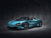 The supercar McLaren 720S Spider officially met the world