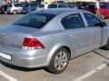 Opel Astra H Sedan - Photo 2