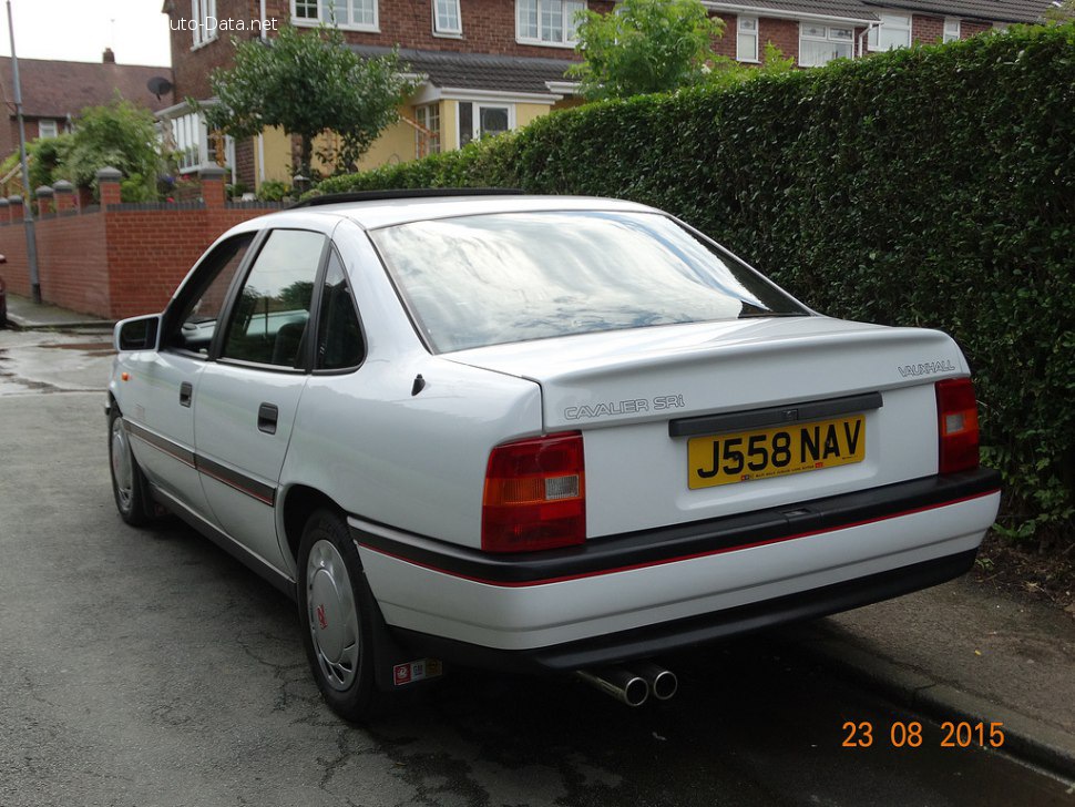 1988 Vauxhall Cavalier Mk III - Fotografia 1