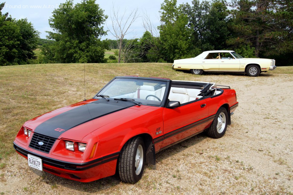 1979 Ford Mustang Convertible III - Fotoğraf 1