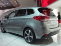 Kia Carens III - Photo 6