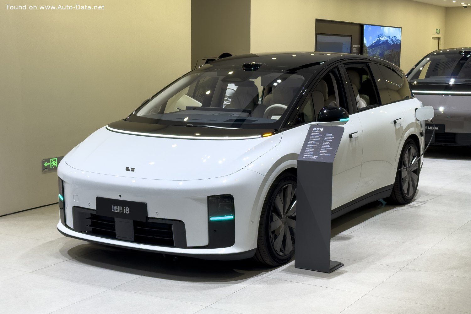 51 i8 2025 97.8 kWh (544 кс) 4WD 51 i8 2025 97.8 kWh (544 кс) 4WD