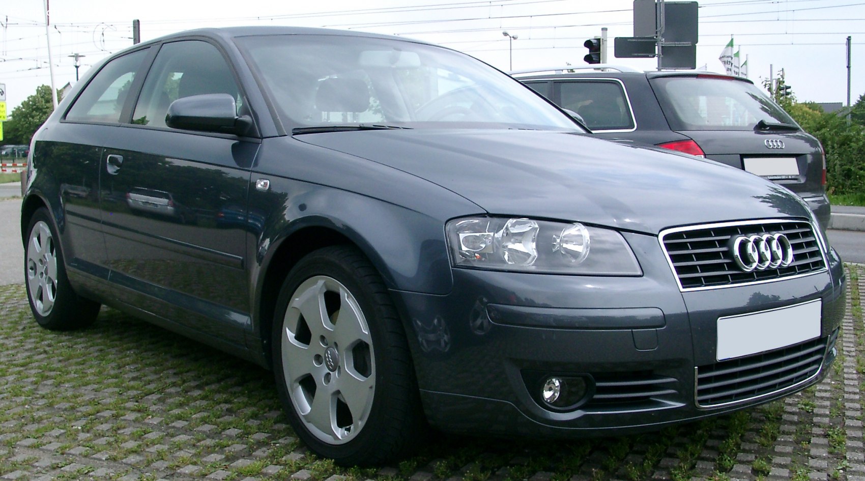 File:Audi A3 8P Ambition S-Line 2.0 TDI Lavagrau Facelift.JPG