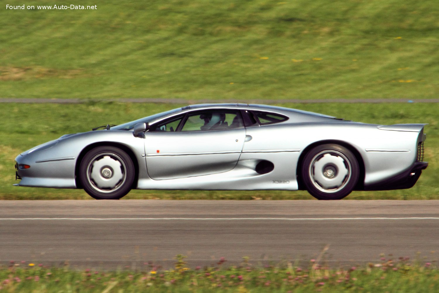 Jaguar xj220 характеристики