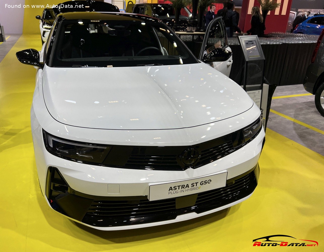 Opel Astra 1.6 Turbo Plug-In Hybrid 180 (2021 - ) - AutoManiac