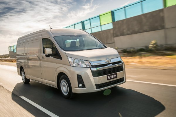 2019 Toyota HiAce VI (H300) Panel Van L2H2 - Фото 1