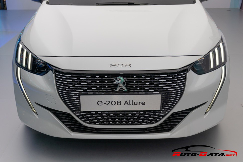 Peugeot 208 2019 - front