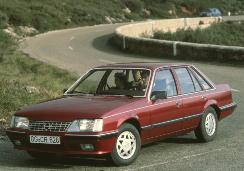 1982 Opel Senator A (facelift 1982) - Фото 1