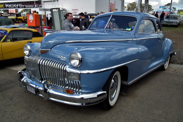 1946 DeSoto Custom Club Coupe - Fotoğraf 1