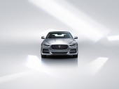 Jaguar XE 2019 - създаден, за да се откроява