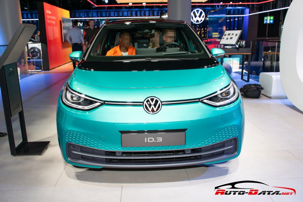 Volkswagen ID.3 first edition син предница