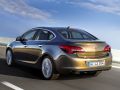 Opel Astra J Sedan - Fotografia 10